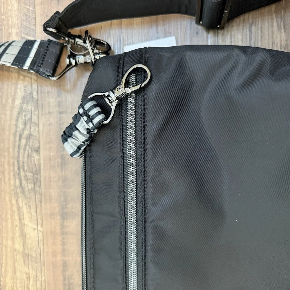 Lug Flare 2 Crossbody Bag Midnight Black Waterproof Unisex for Travel Casual